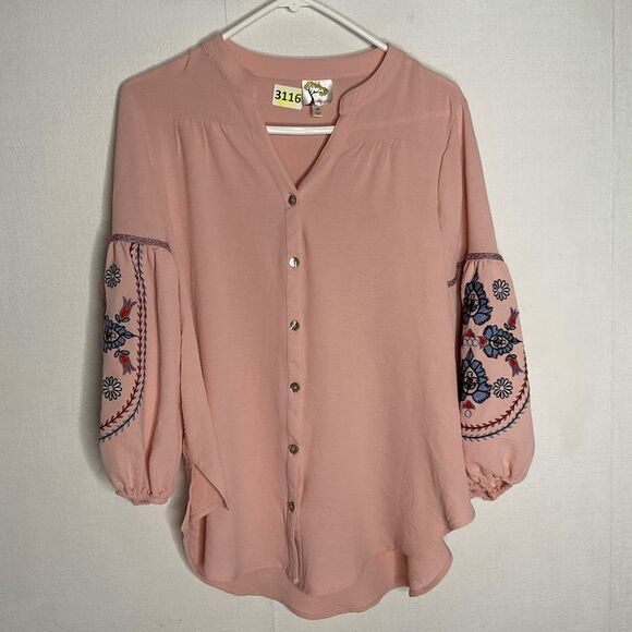 FIG and FLOWER Anthro Top Women’s size M Pink Floral Embroidered Peasant Blouse - Picture 2 of 9